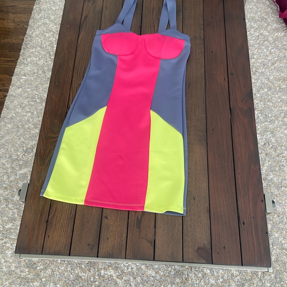 Vibrant Sleeveless Colorblock Dress - Picture 5 of 7